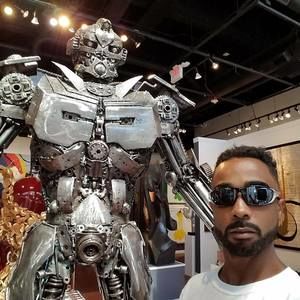 Meet your Posher, Pierre